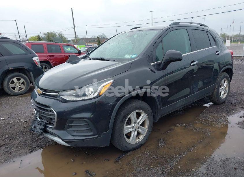 Photo 2 of 2019 Chevrolet Trax LT (VIN KL7CJPSB3KB897322)