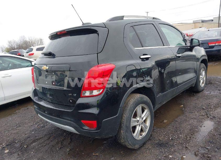 Photo 4 of 2019 Chevrolet Trax LT (VIN KL7CJPSB3KB897322)