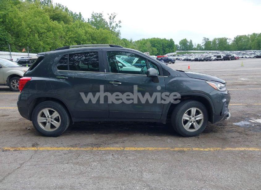Photo 13 of 2018 Chevrolet Trax LT (VIN KL7CJPSB4JB672681)