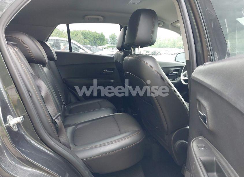 Photo 8 of 2018 Chevrolet Trax LT (VIN KL7CJPSB4JB672681)