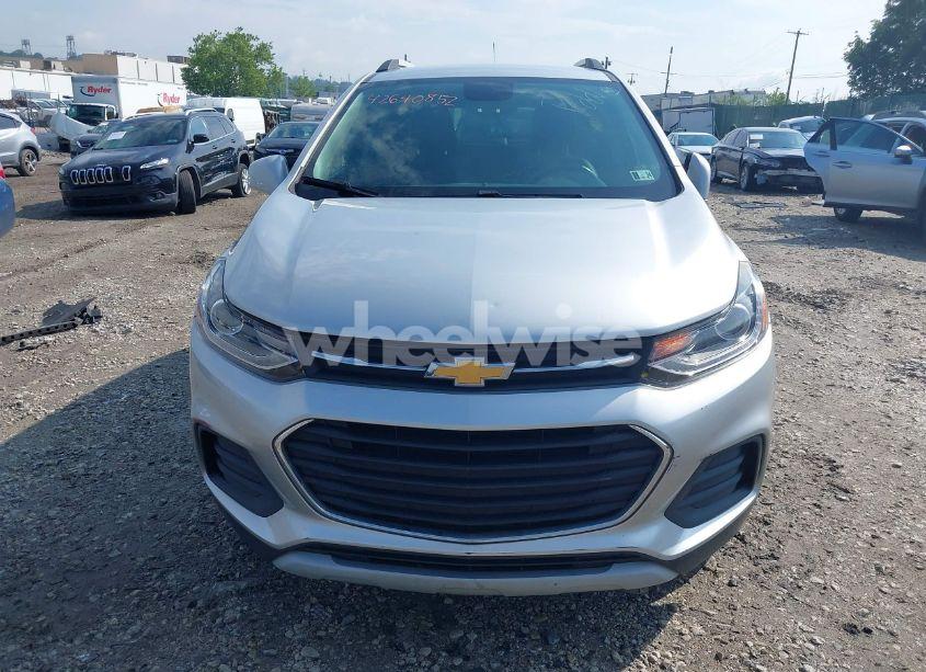 Photo 13 of 2018 Chevrolet Trax LT (VIN KL7CJPSB4JB711673)