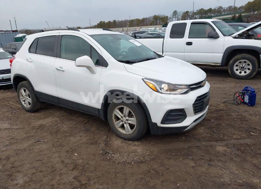 2019 Chevrolet Trax LT (VIN KL7CJPSB4KB940338) main photo