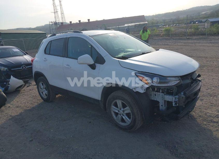 2021 Chevrolet Trax AWD LT (VIN KL7CJPSB4MB306546) main photo