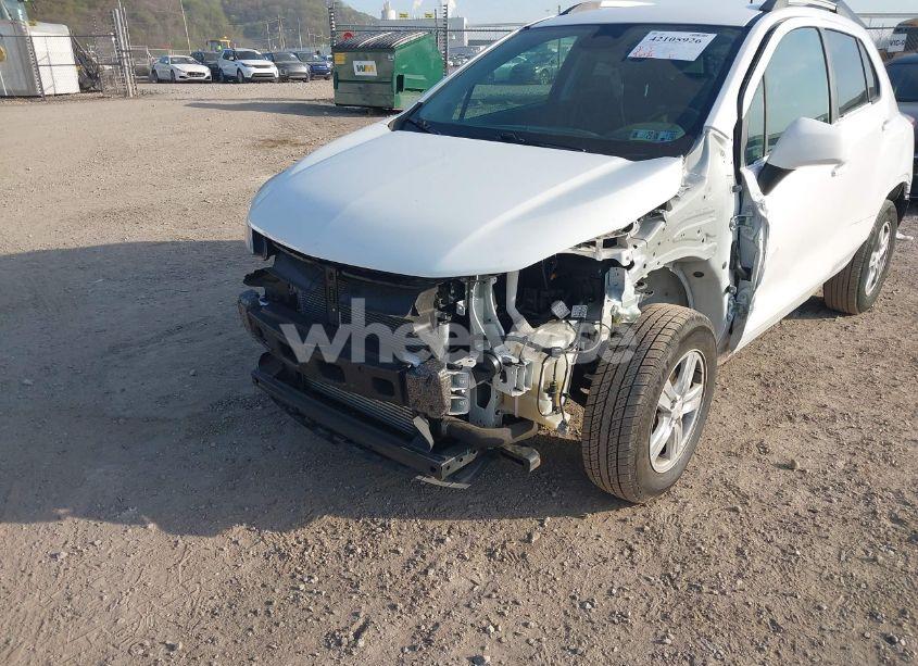 Photo 6 of 2021 Chevrolet Trax AWD LT (VIN KL7CJPSB4MB306546)