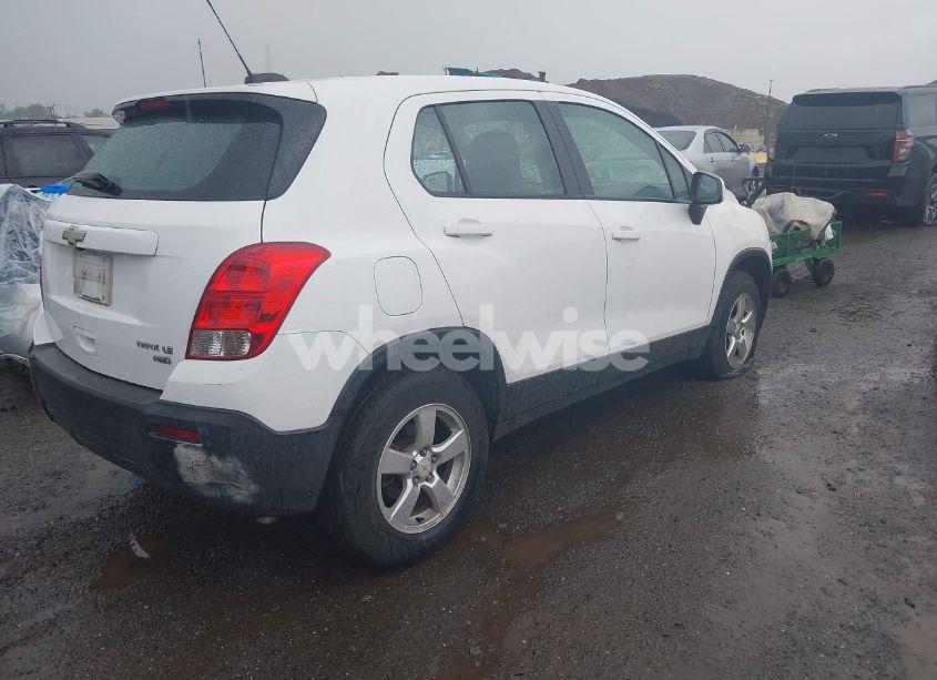 Photo 4 of 2015 Chevrolet Trax 1LS (VIN KL7CJPSB5FB063946)