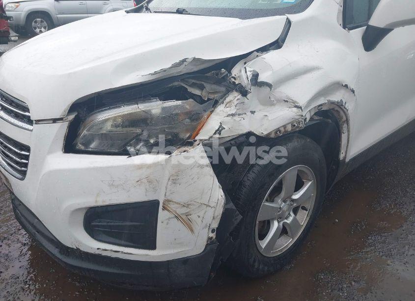 Photo 6 of 2015 Chevrolet Trax 1LS (VIN KL7CJPSB5FB063946)