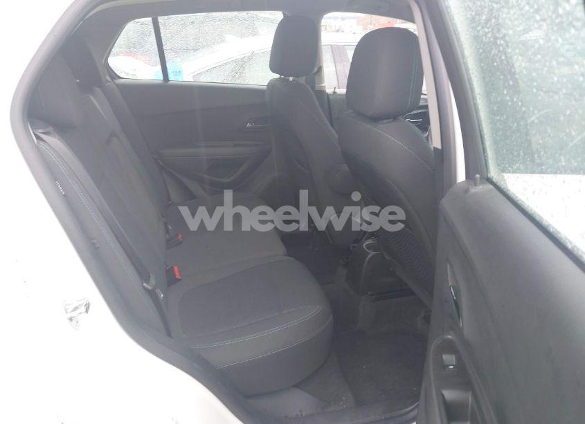 Photo 8 of 2015 Chevrolet Trax 1LS (VIN KL7CJPSB5FB063946)