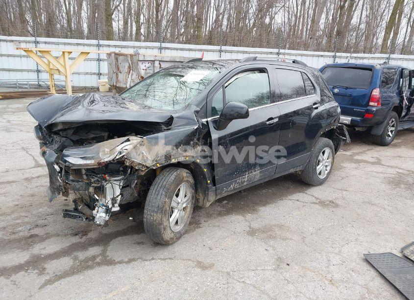 Photo 2 of 2019 Chevrolet Trax LT (VIN KL7CJPSB6KB957920)