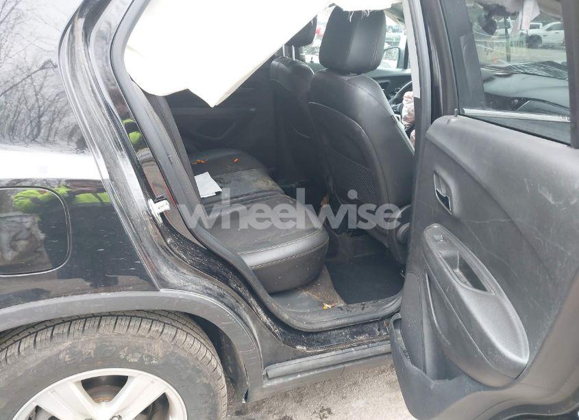 Photo 8 of 2019 Chevrolet Trax LT (VIN KL7CJPSB6KB957920)