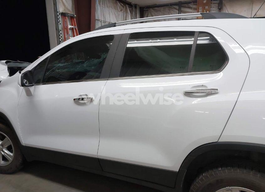 Photo 13 of 2020 Chevrolet Trax AWD LT (VIN KL7CJPSB6LB005596)