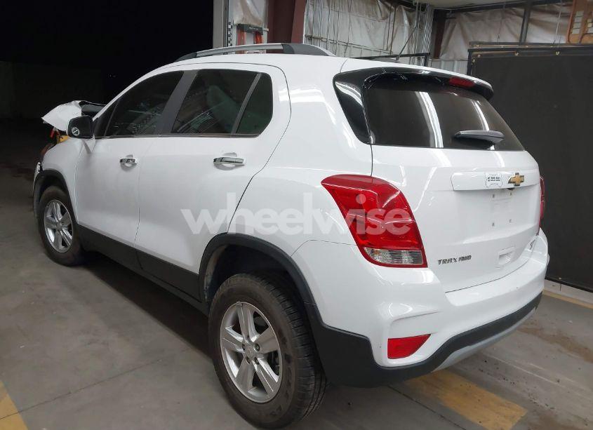 Photo 3 of 2020 Chevrolet Trax AWD LT (VIN KL7CJPSB6LB005596)