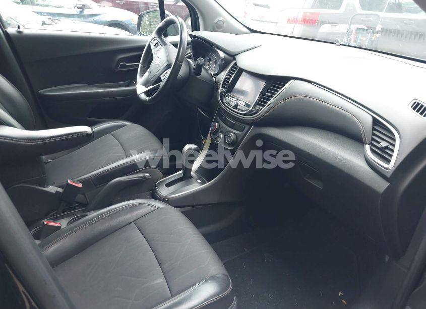 Photo 5 of 2021 Chevrolet Trax AWD LT (VIN KL7CJPSB6MB340892)