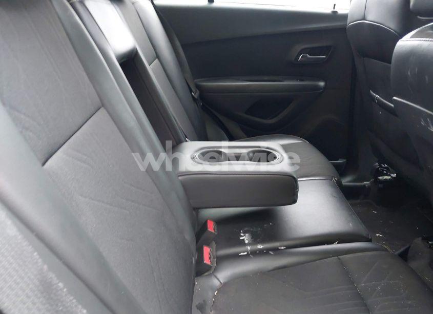 Photo 8 of 2021 Chevrolet Trax AWD LT (VIN KL7CJPSB6MB340892)