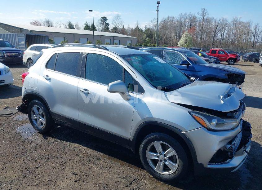 2018 Chevrolet Trax LT (VIN KL7CJPSB7JB507028) main photo