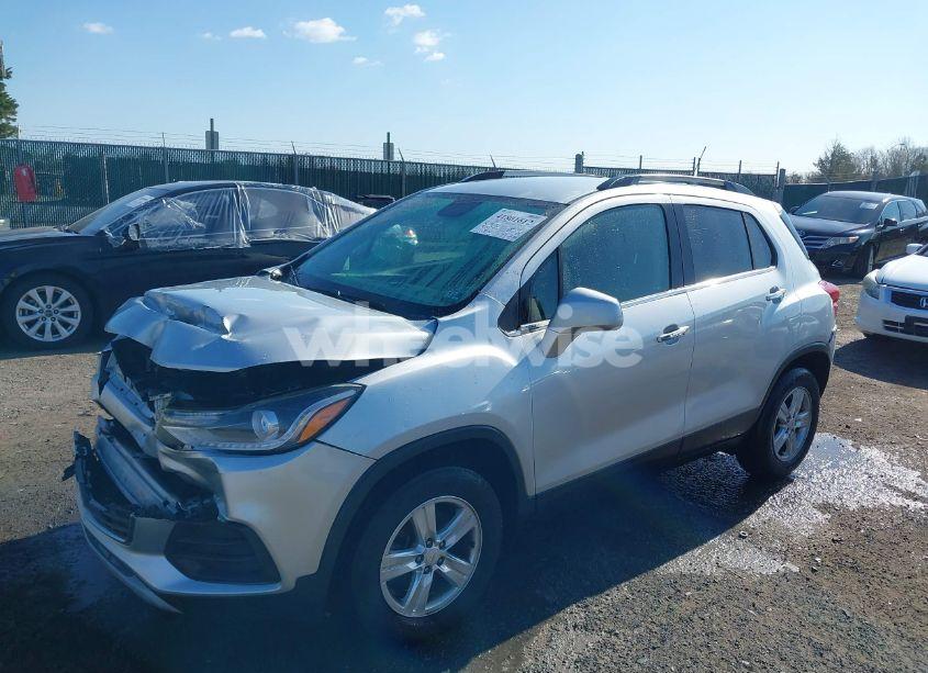 Photo 2 of 2018 Chevrolet Trax LT (VIN KL7CJPSB7JB507028)