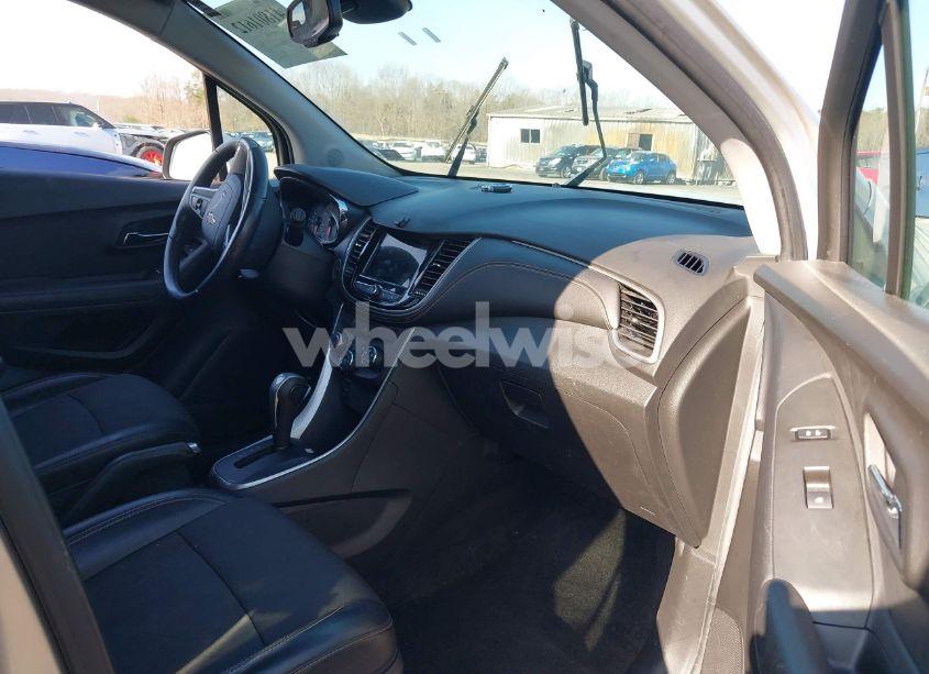 Photo 5 of 2018 Chevrolet Trax LT (VIN KL7CJPSB7JB507028)