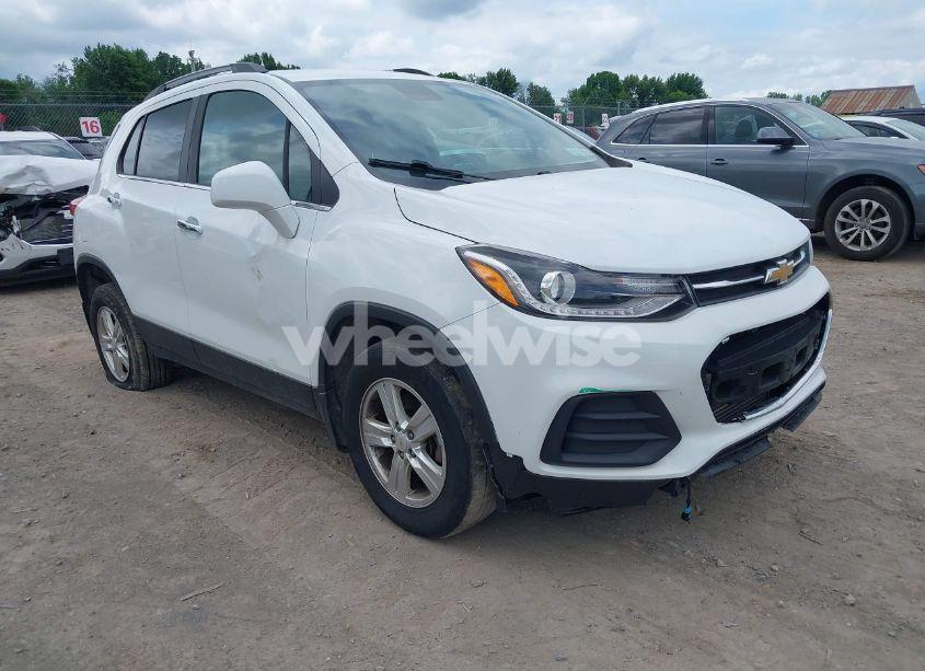 2018 Chevrolet Trax LT (VIN KL7CJPSB7JB714373) main photo