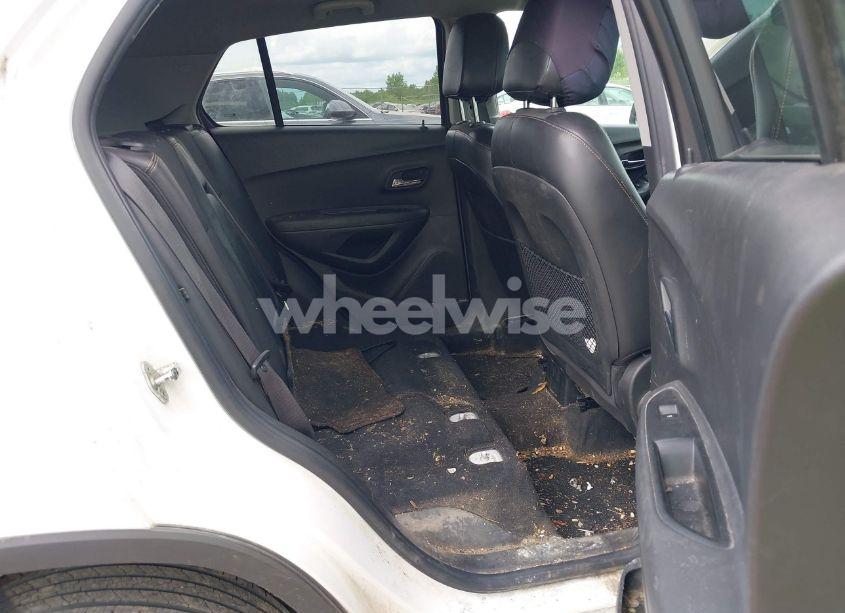 Photo 8 of 2018 Chevrolet Trax LT (VIN KL7CJPSB7JB714373)