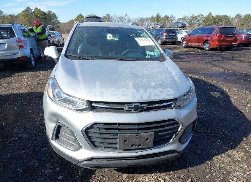 Photo 12 of 2021 Chevrolet Trax AWD LT (VIN KL7CJPSB7MB354316)