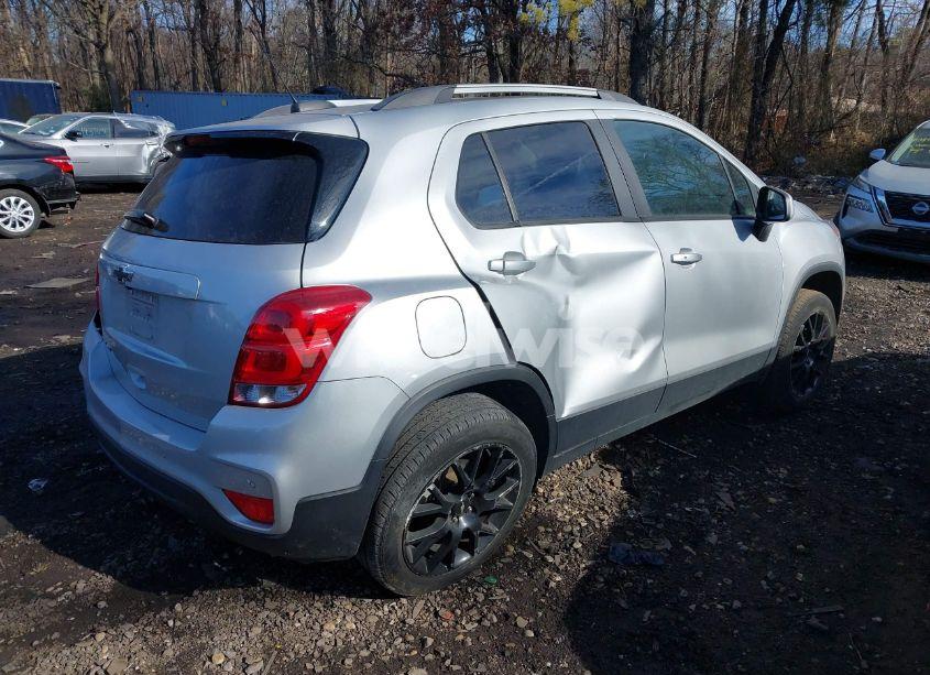 Photo 4 of 2021 Chevrolet Trax AWD LT (VIN KL7CJPSB7MB354316)