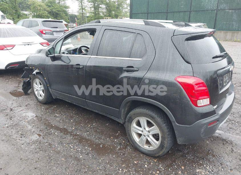 Photo 3 of 2016 Chevrolet Trax LT (VIN KL7CJPSB8GB707442)