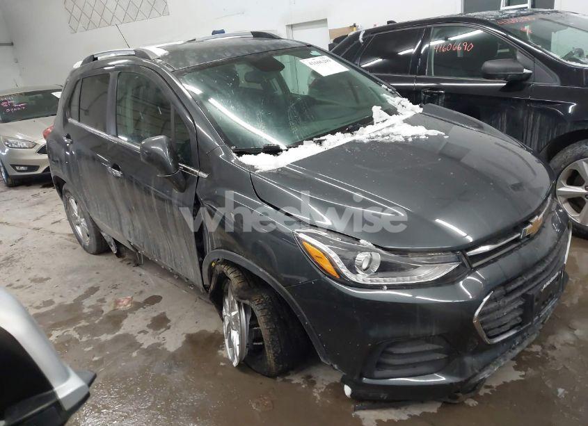 2018 Chevrolet Trax LT (VIN KL7CJPSB8JB653745) main photo