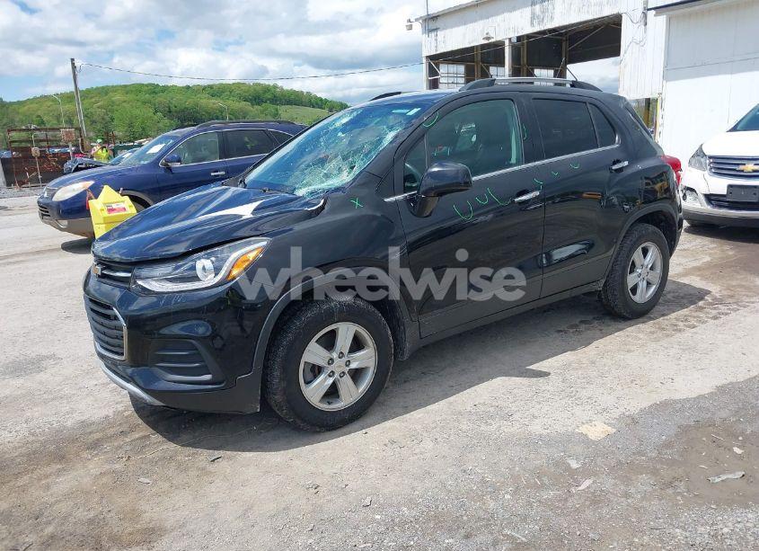 Photo 2 of 2019 Chevrolet Trax LT (VIN KL7CJPSB8KB901218)