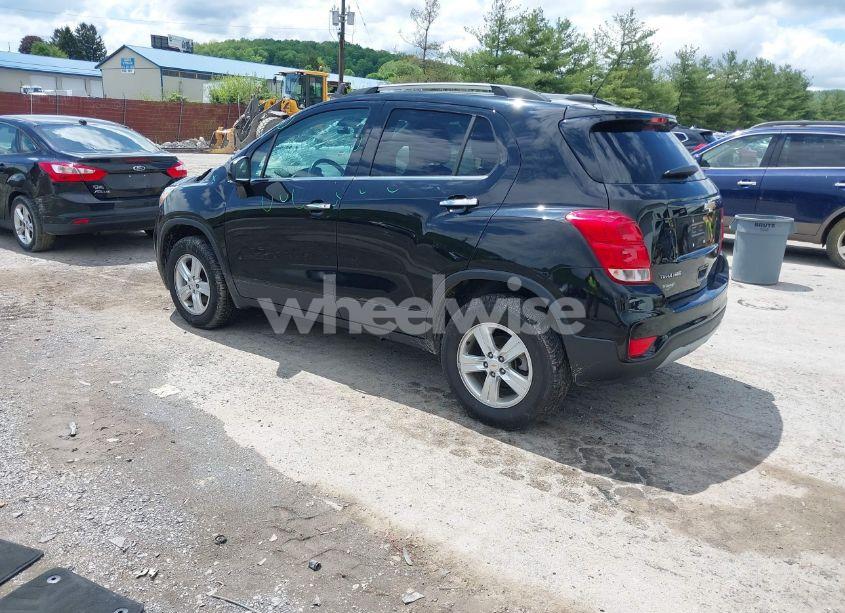 Photo 3 of 2019 Chevrolet Trax LT (VIN KL7CJPSB8KB901218)