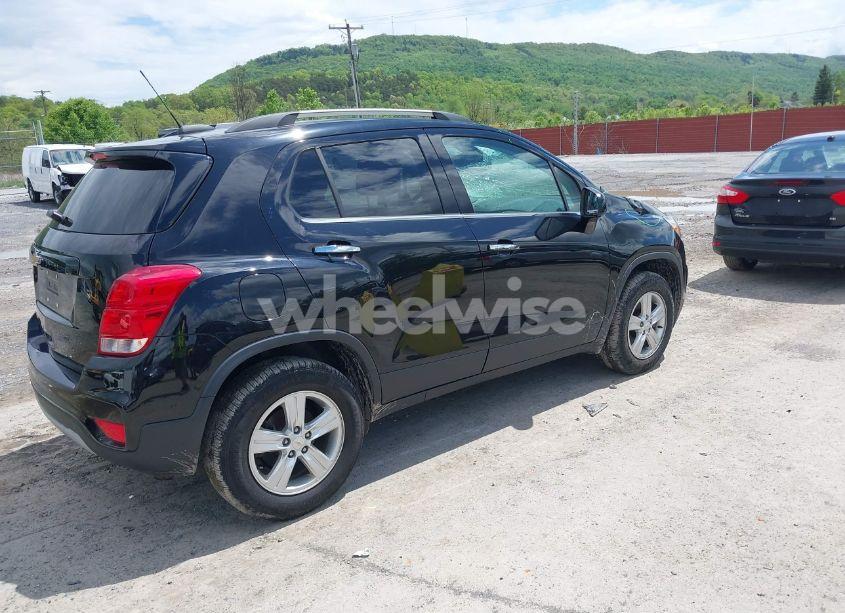 Photo 4 of 2019 Chevrolet Trax LT (VIN KL7CJPSB8KB901218)