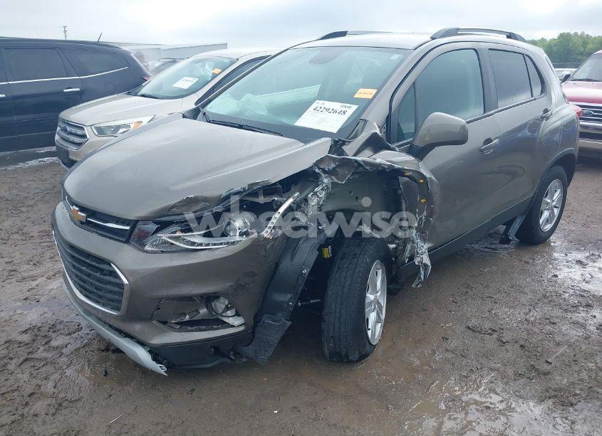 Photo 2 of 2021 Chevrolet Trax AWD LT (VIN KL7CJPSBXMB311623)