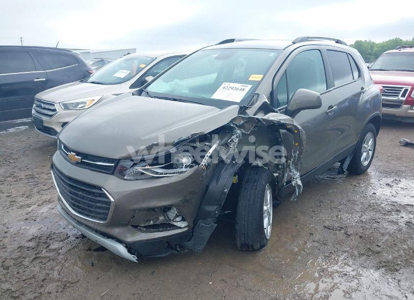 Photo 6 of 2021 Chevrolet Trax AWD LT (VIN KL7CJPSBXMB311623)
