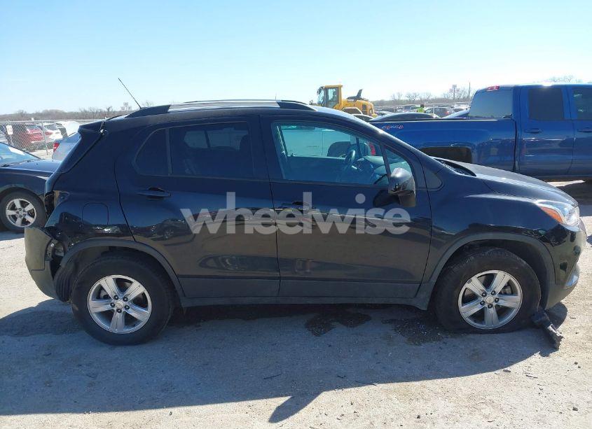 Photo 13 of 2021 Chevrolet Trax AWD LT (VIN KL7CJPSM0MB363232)