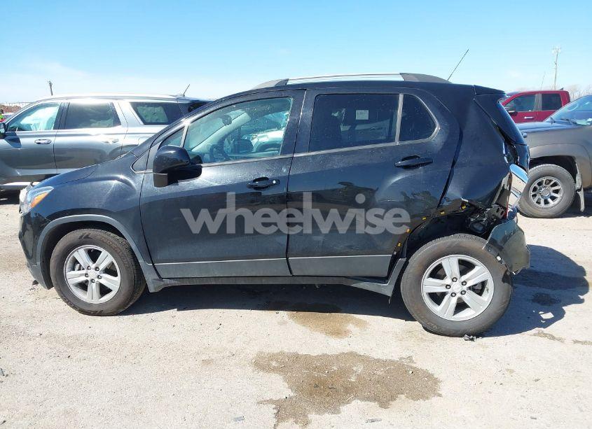 Photo 14 of 2021 Chevrolet Trax AWD LT (VIN KL7CJPSM0MB363232)