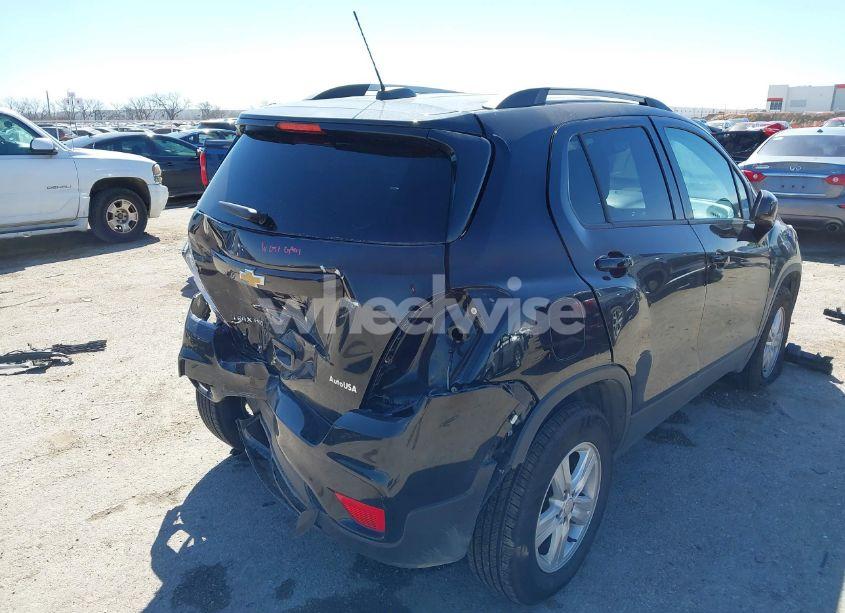 Photo 4 of 2021 Chevrolet Trax AWD LT (VIN KL7CJPSM0MB363232)