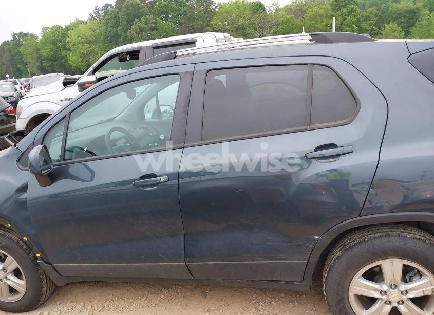 Photo 14 of 2021 Chevrolet Trax AWD LT (VIN KL7CJPSM0MB371427)