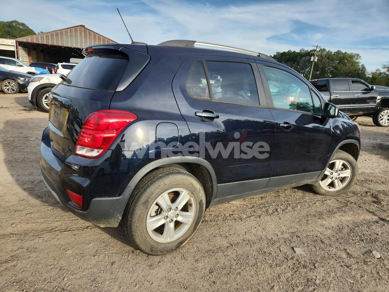 Photo 3 of 2022 CHEVROLET TRAX 1LT (VIN KL7CJPSM0NB558829)