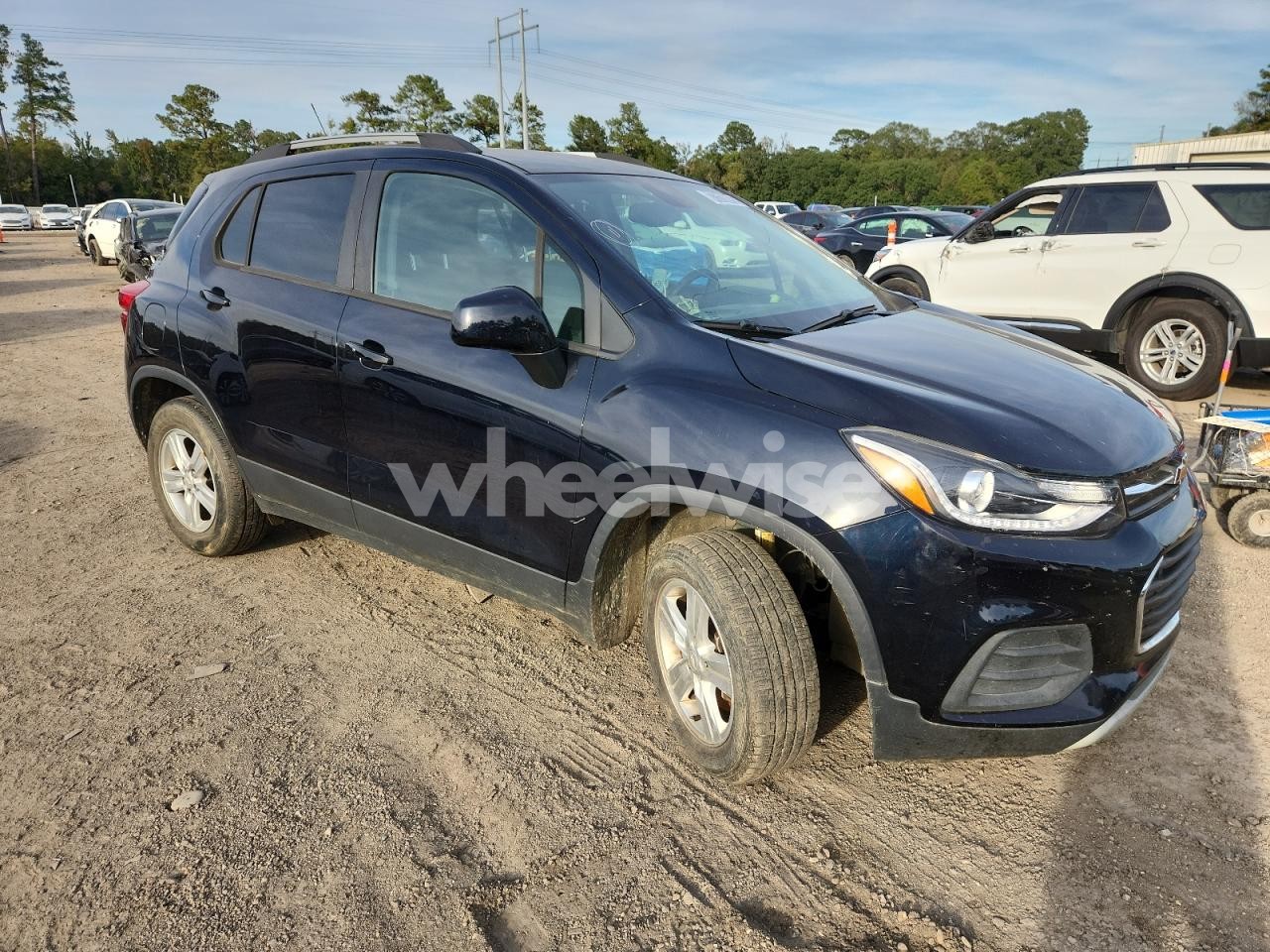 Photo 4 of 2022 CHEVROLET TRAX 1LT (VIN KL7CJPSM0NB558829)