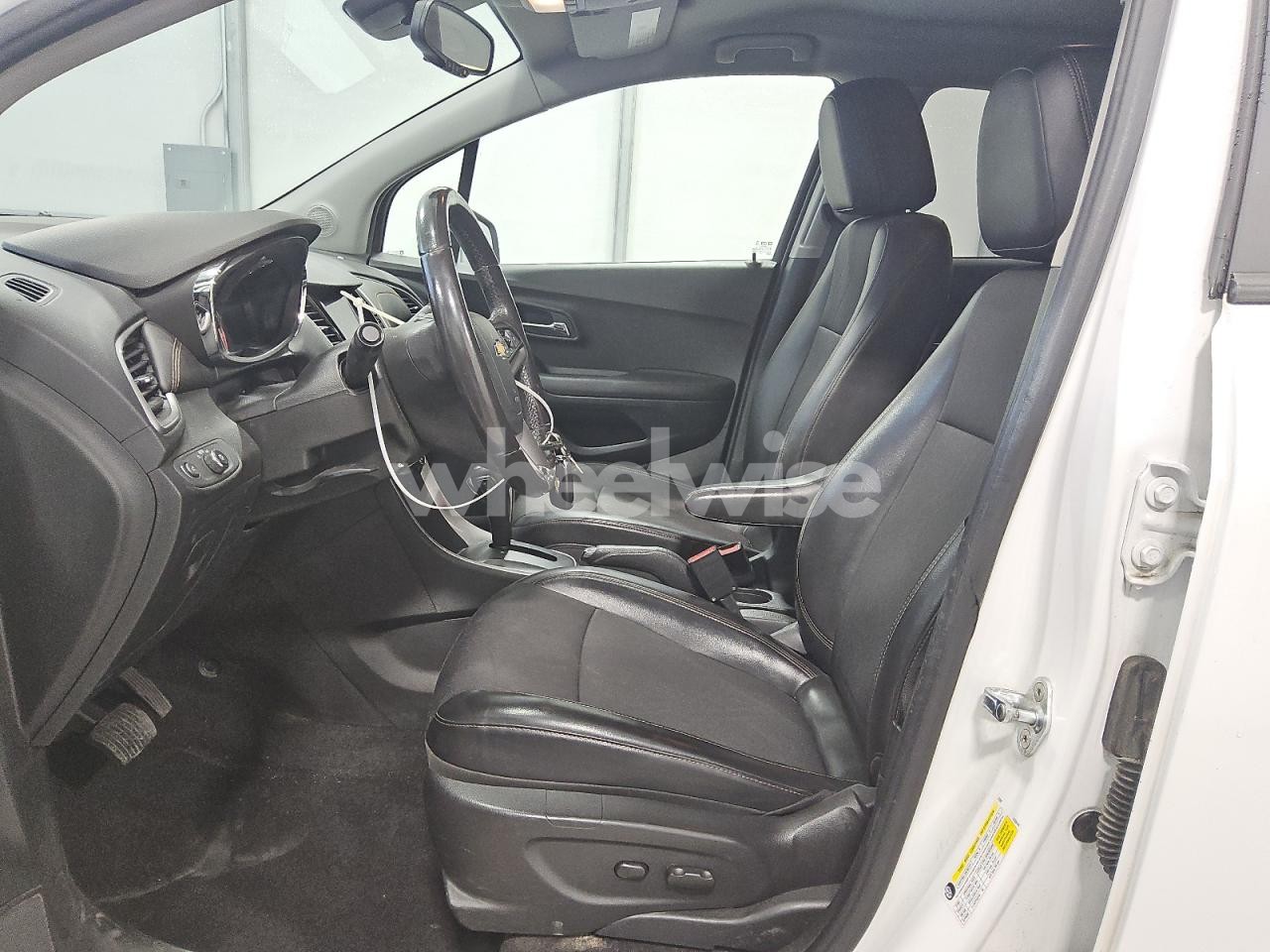 Photo 7 of 2022 CHEVROLET TRAX 1LT (VIN KL7CJPSM4NB520133)