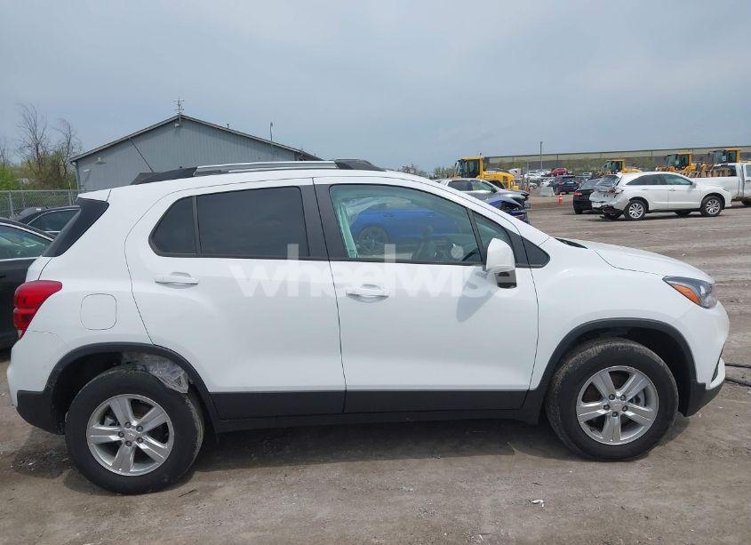Photo 13 of 2021 Chevrolet Trax AWD LT (VIN KL7CJPSM5MB369530)