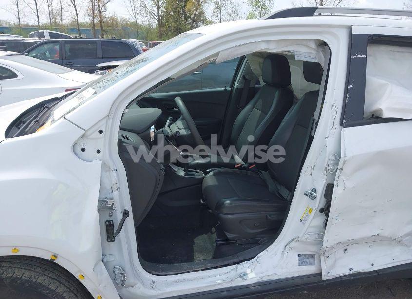 Photo 6 of 2021 Chevrolet Trax AWD LT (VIN KL7CJPSM5MB369530)