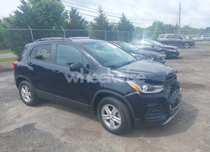 2021 Chevrolet Trax AWD LT (VIN KL7CJPSM5MB374551) main photo