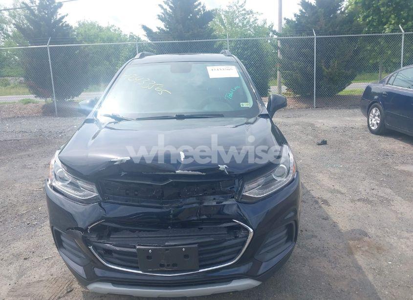 Photo 12 of 2021 Chevrolet Trax AWD LT (VIN KL7CJPSM5MB374551)