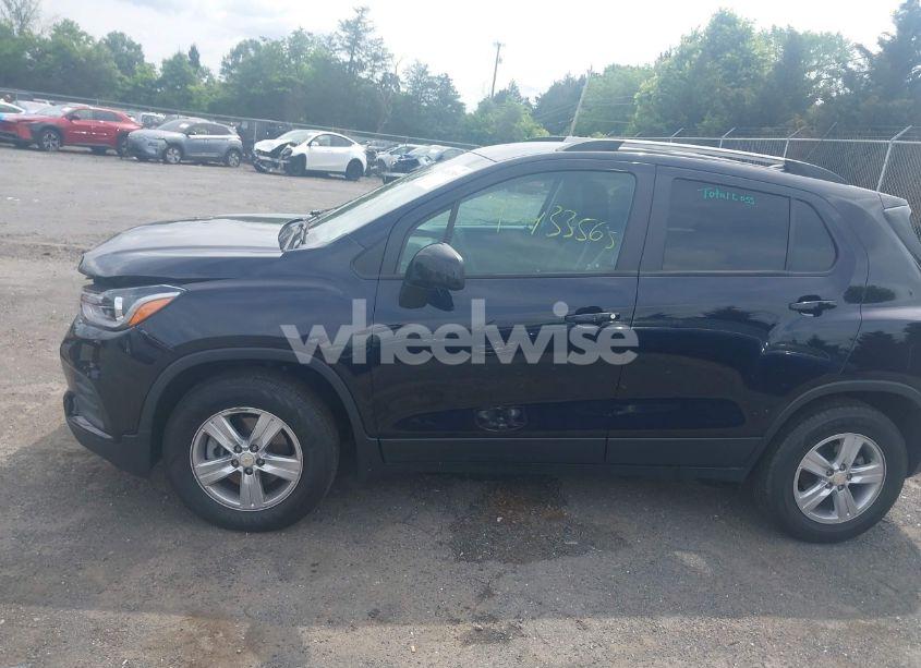 Photo 14 of 2021 Chevrolet Trax AWD LT (VIN KL7CJPSM5MB374551)