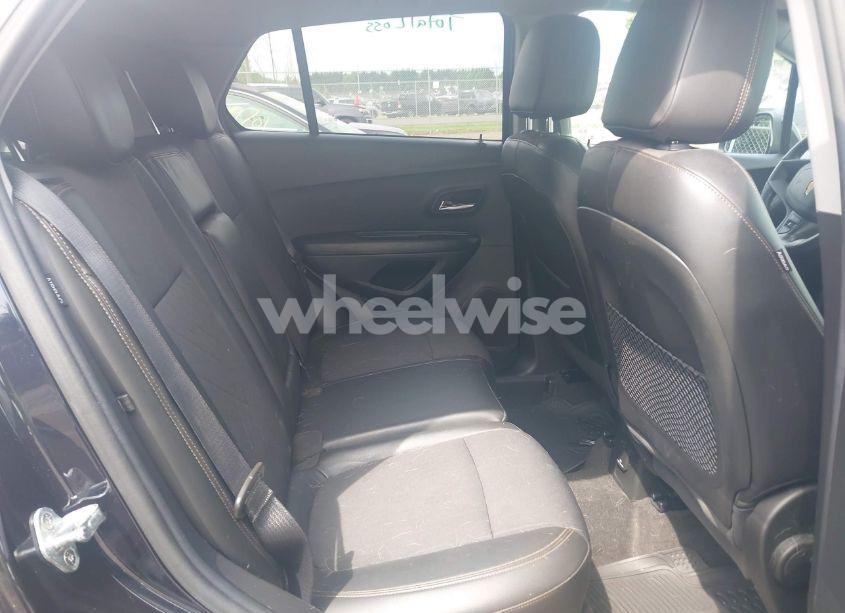 Photo 8 of 2021 Chevrolet Trax AWD LT (VIN KL7CJPSM5MB374551)