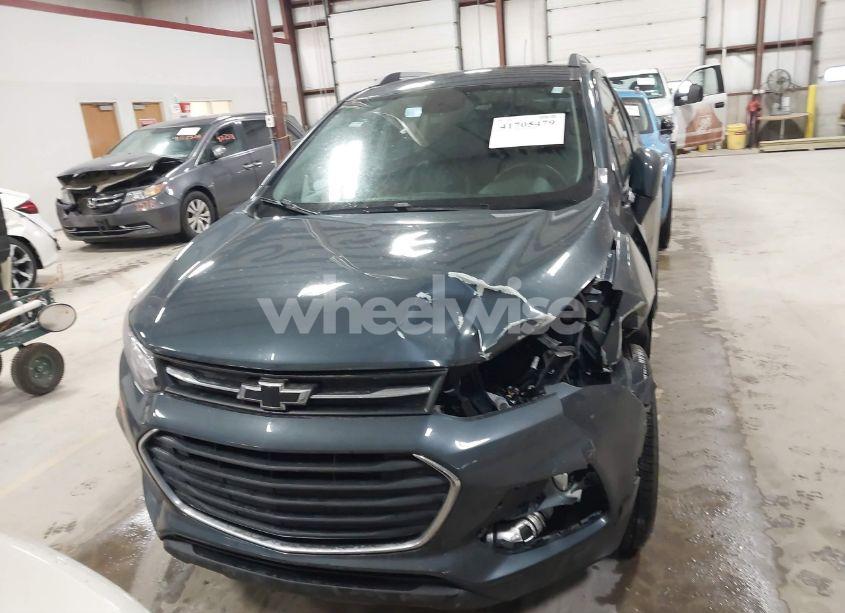 Photo 12 of 2021 Chevrolet Trax AWD LT (VIN KL7CJPSM6MB370797)