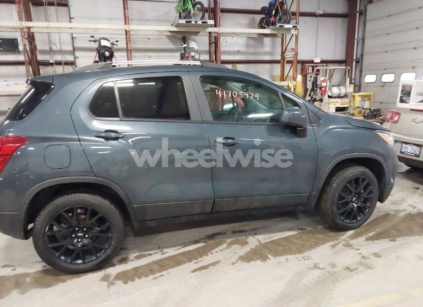 Photo 13 of 2021 Chevrolet Trax AWD LT (VIN KL7CJPSM6MB370797)