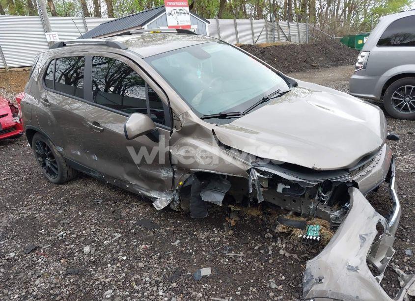 2022 Chevrolet Trax AWD LT (VIN KL7CJPSM7NB541431) main photo