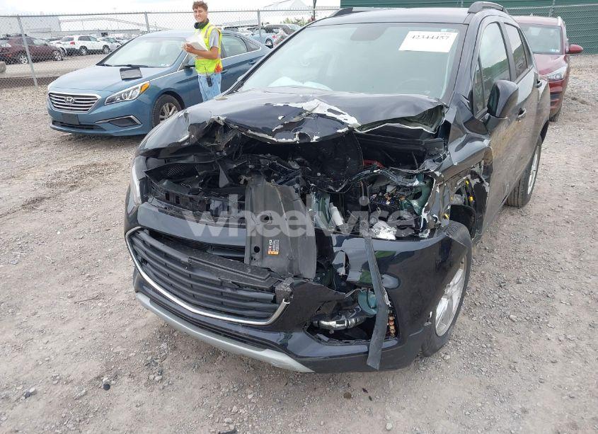 Photo 6 of 2022 Chevrolet Trax AWD LT (VIN KL7CJPSM9NB516854)