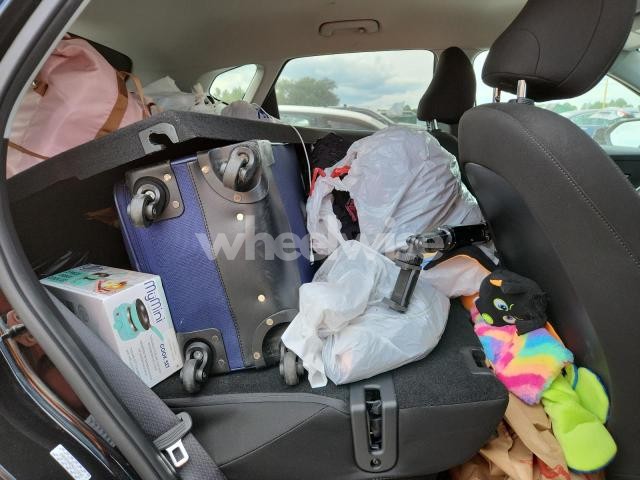 Photo 3 of 2024 HYUNDAI KONA SEL (VIN KM8HB3AB2RU113643)