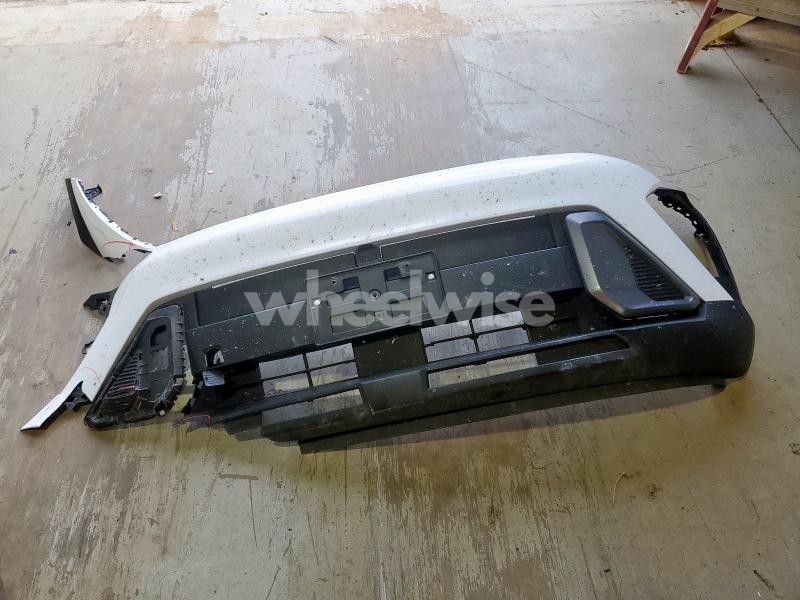 Photo 14 of 2025 HYUNDAI KONA SEL (VIN KM8HB3AB2SU235862)